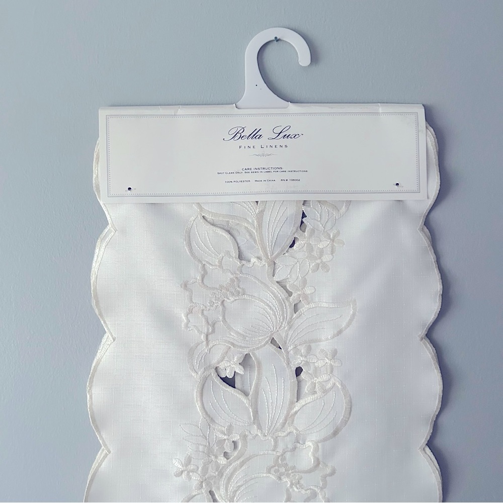 Table Runner - Picture 2 of 3